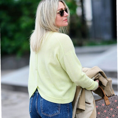 Casual organic cashmere sweater with buttoned back